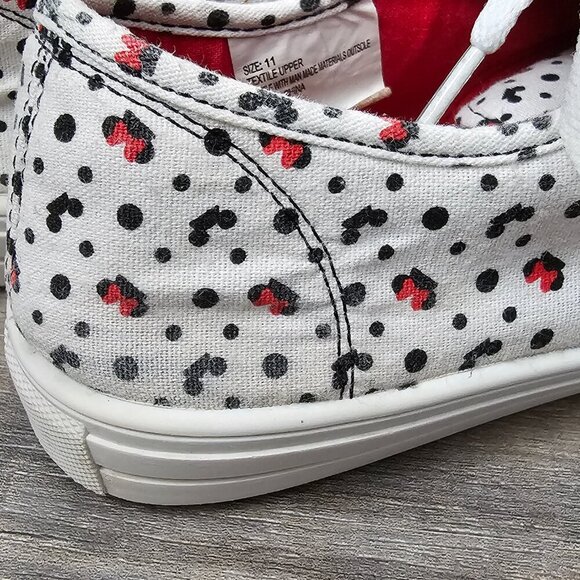 🔥Disney Minnie Mouse Women's Canvas Lace Up Polka Dot White Black Shoe Sneakers - Picture 10 of 11
